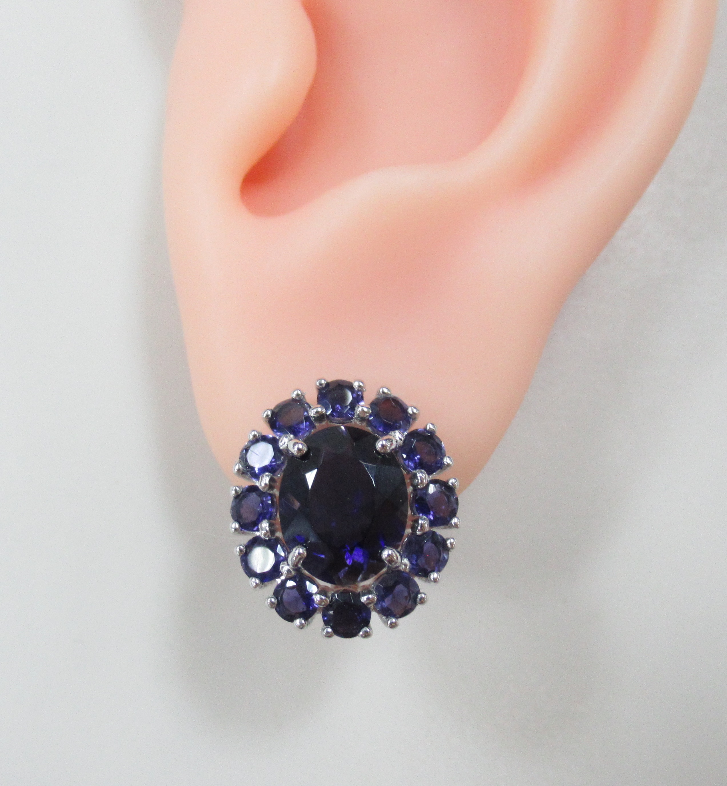 Серебряные серьги с иолитами "Цветы"